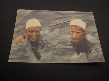 Willie Den Ouden en Ric van Veen zwemmers 100 meter tijdens de Olympische Zomerspelen 1932 in Los Angeles